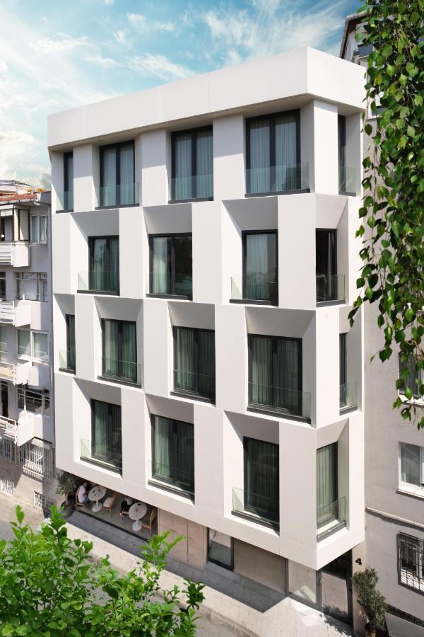 The Pearl Otel *